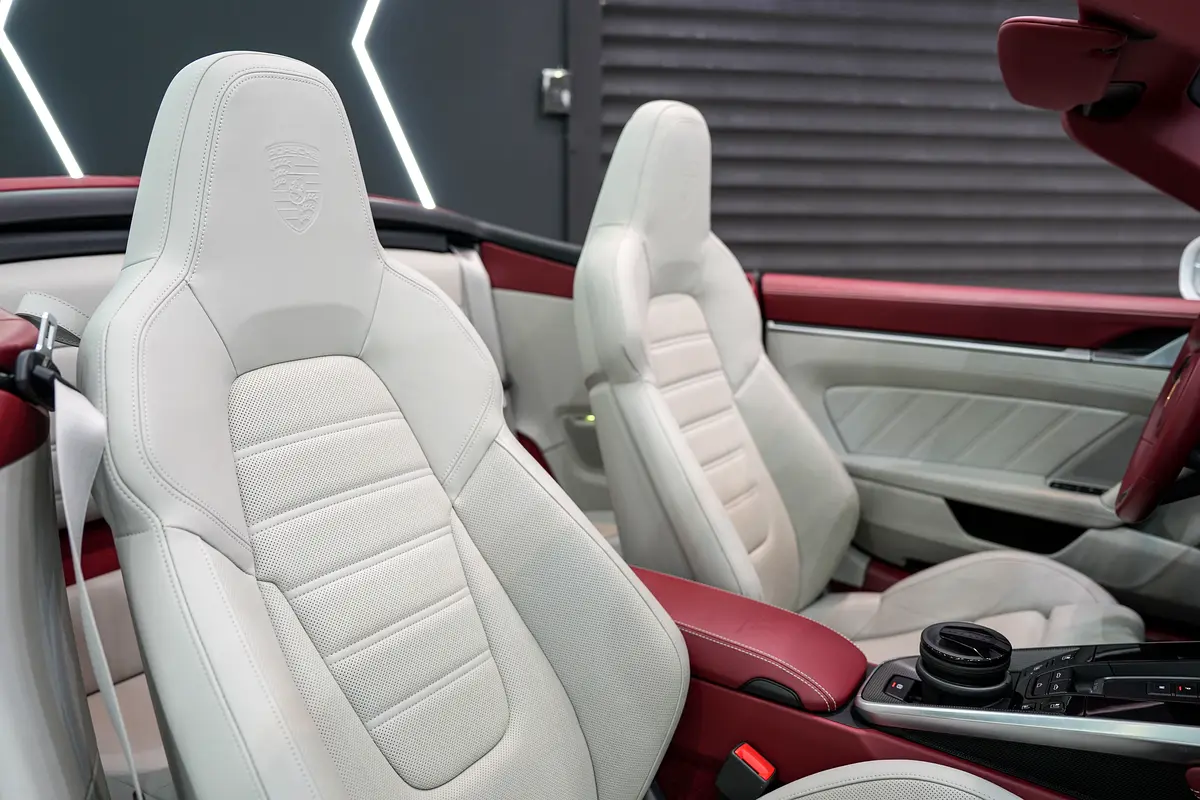 PORSCHE Carrera / 911 Turbo S 2021 - photo 10 - Import Émirats | International Cars