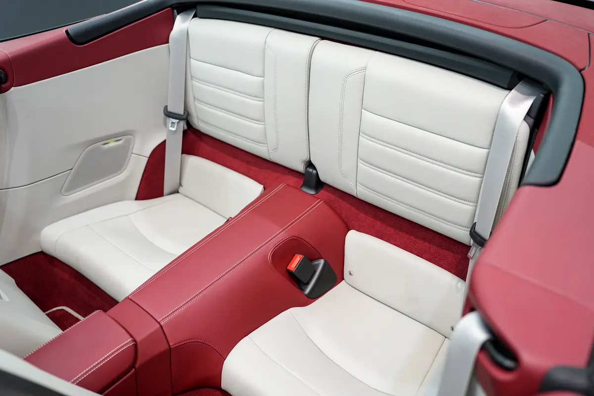 PORSCHE Carrera / 911 Turbo S 2021 - photo 12 - Import Émirats | International Cars