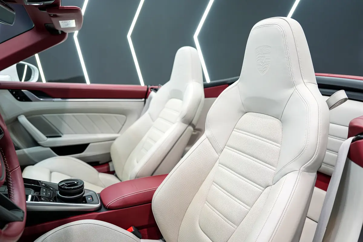 PORSCHE Carrera / 911 Turbo S 2021 - photo 7 - Import Émirats | International Cars