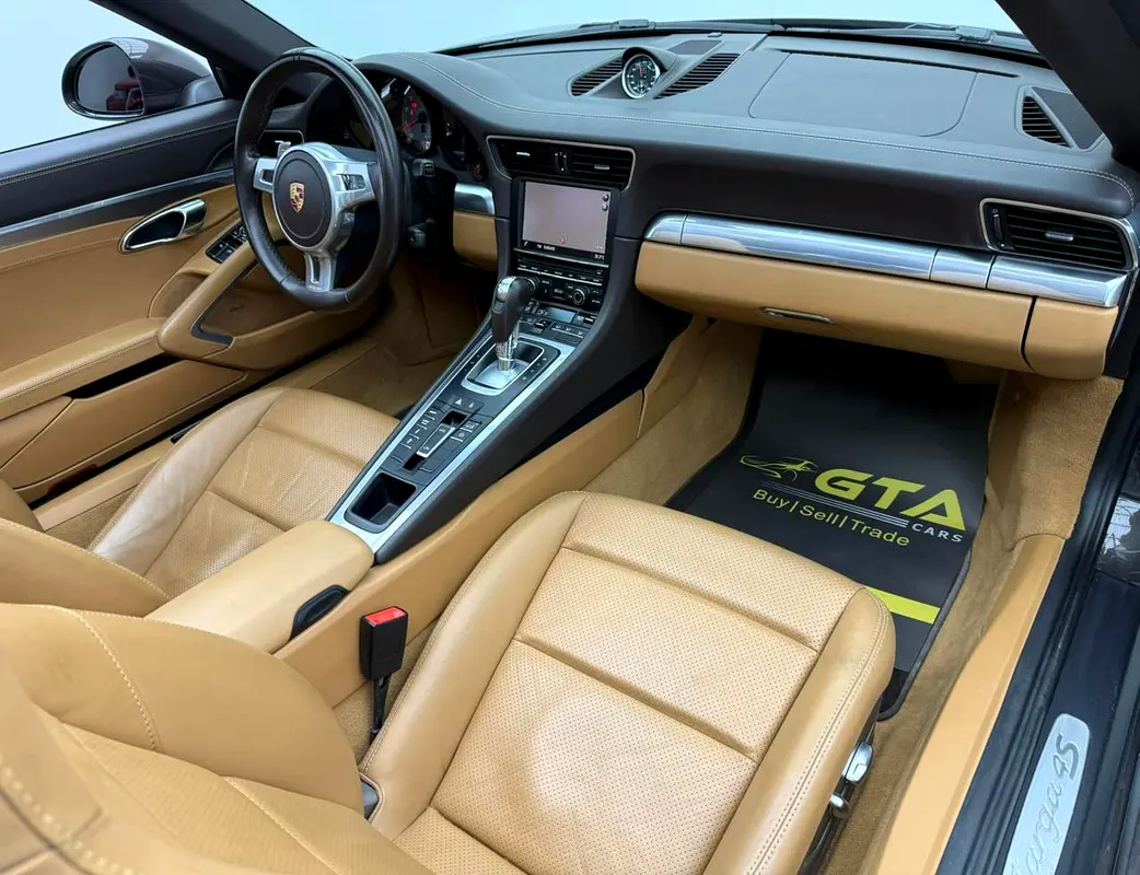 PORSCHE Carrera / 911 Targa 4S 2015 - photo 10 - Import Émirats | International Cars