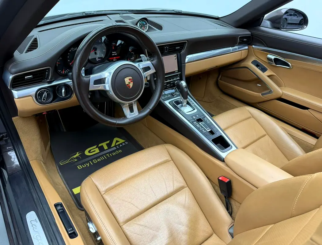 PORSCHE Carrera / 911 Targa 4S 2015 - photo 9 - Import Émirats | International Cars