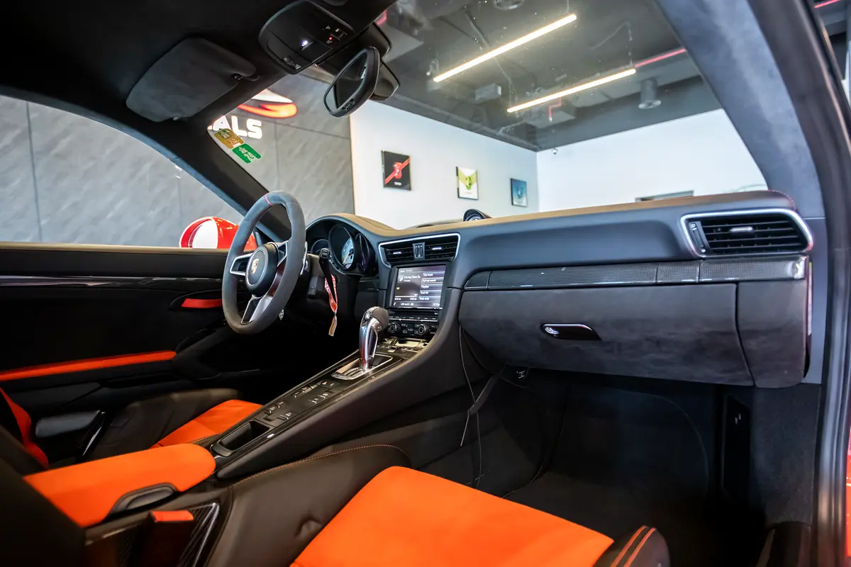 PORSCHE Carrera / 911 GT3 RS 2016 - photo 8 - Import Émirats | International Cars