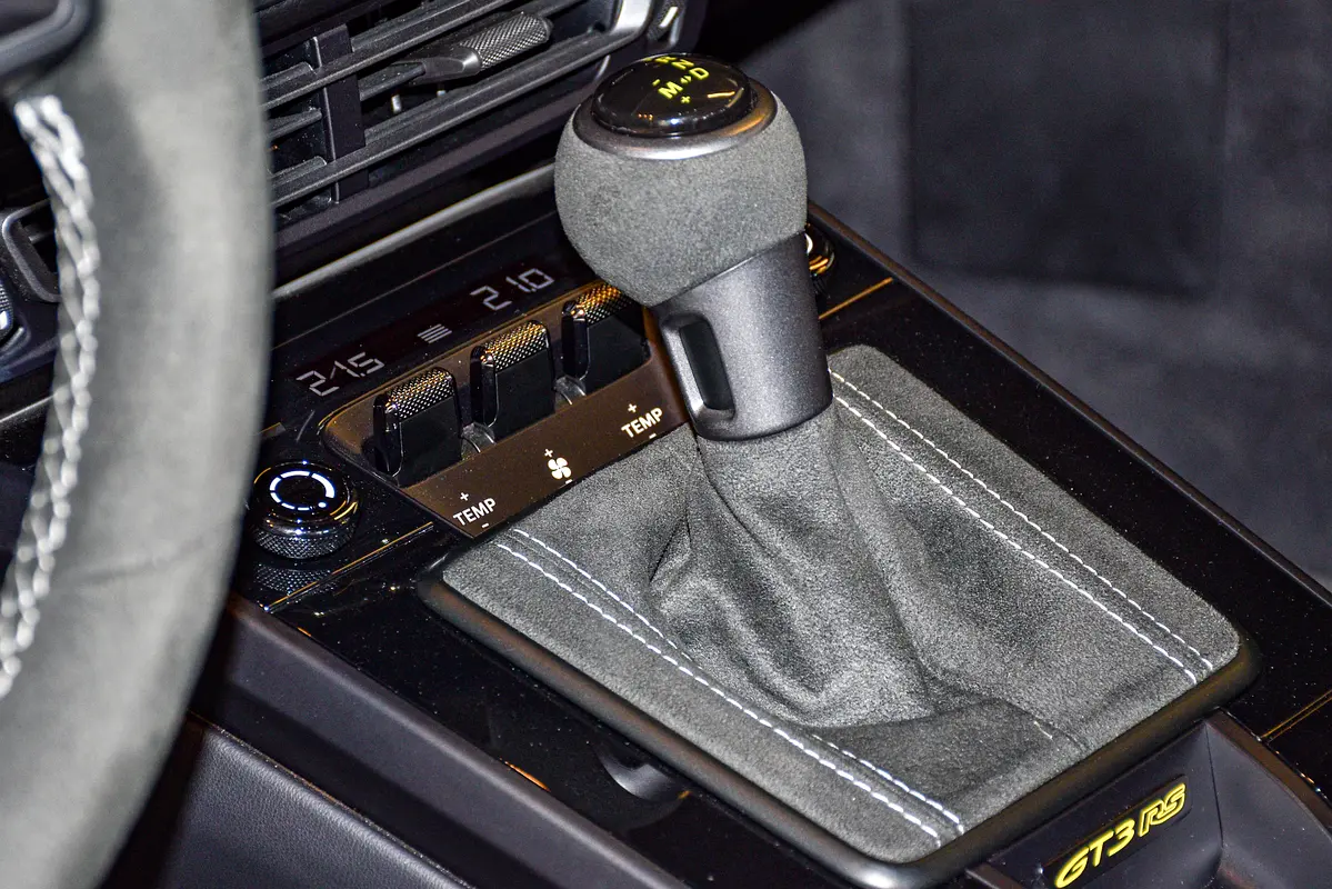 PORSCHE Carrera / 911 GT3 RS 2025 - photo 9 - Import Émirats | International Cars