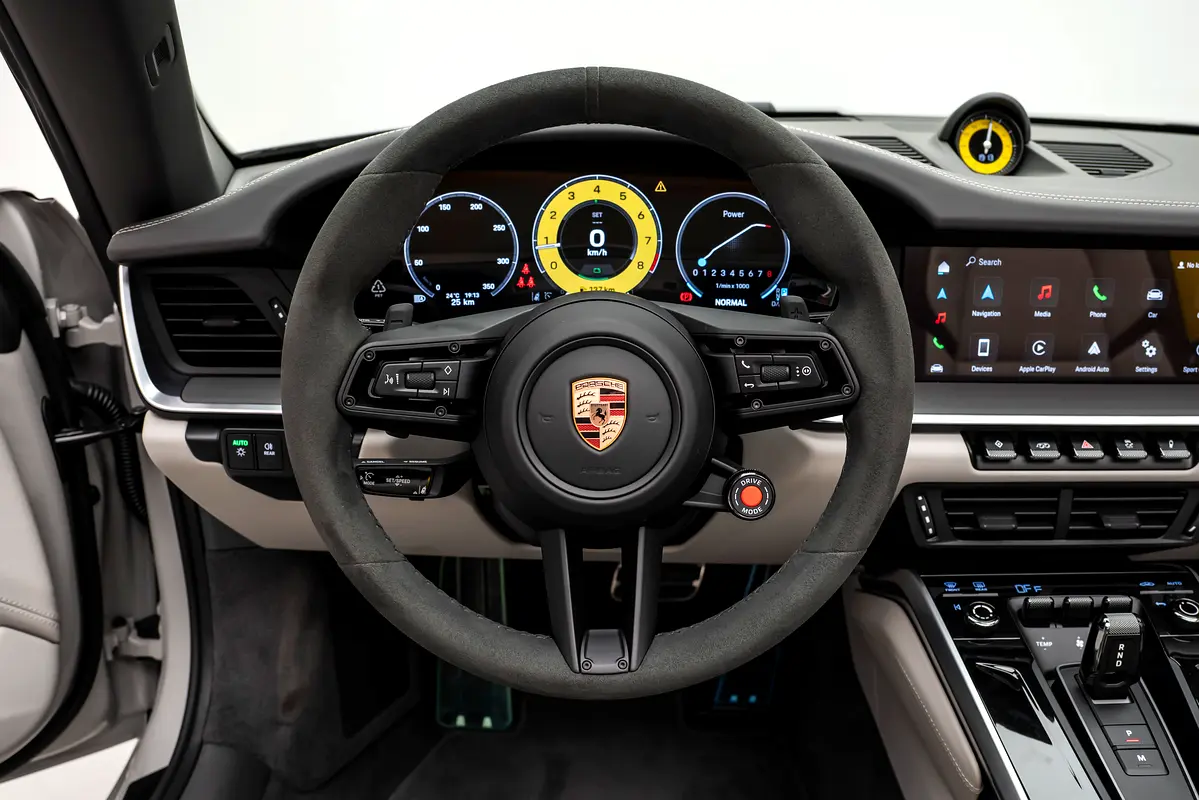 PORSCHE Carrera / 911 GTS 2026 - photo 12 - Import Émirats | International Cars