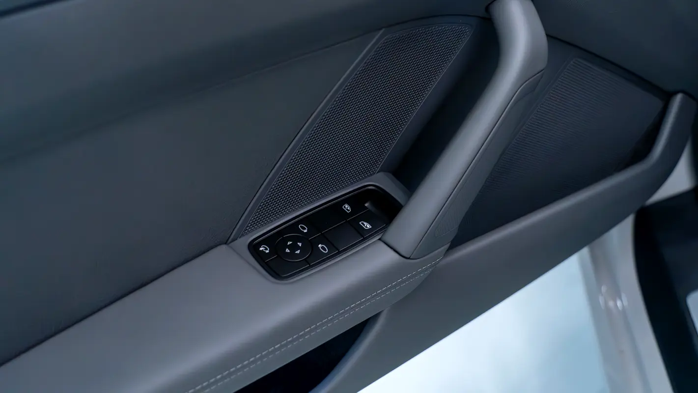 PORSCHE Carrera / 911 2024 - photo 11 - Import Émirats | International Cars