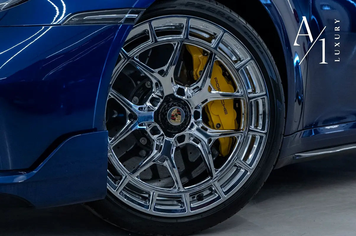 PORSCHE Carrera / 911 Turbo S 2022 - photo 4 - Import Émirats | International Cars