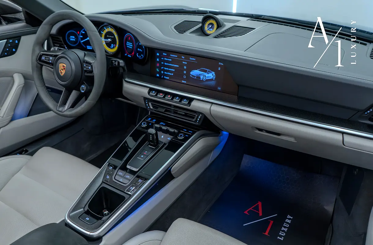 PORSCHE Carrera / 911 Turbo S 2022 - photo 9 - Import Émirats | International Cars