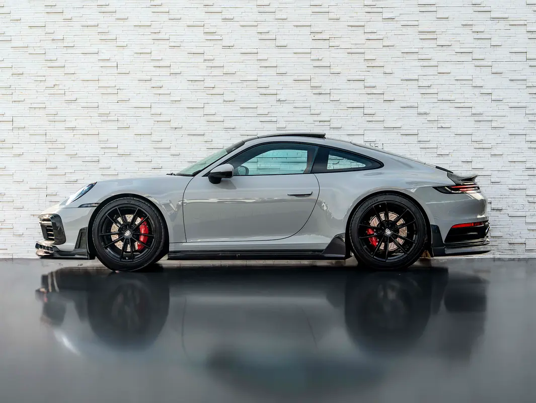 PORSCHE Carrera / 911 Carrera S 2024 - photo 4 - Import Émirats | International Cars