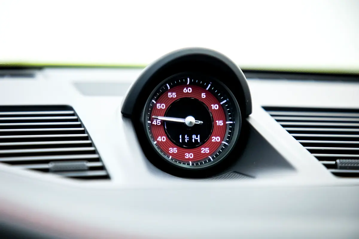 PORSCHE Carrera / 911 GTS 2025 - photo 10 - Import Émirats | International Cars