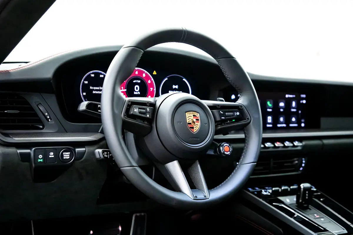 PORSCHE Carrera / 911 GTS 2025 - photo 11 - Import Émirats | International Cars