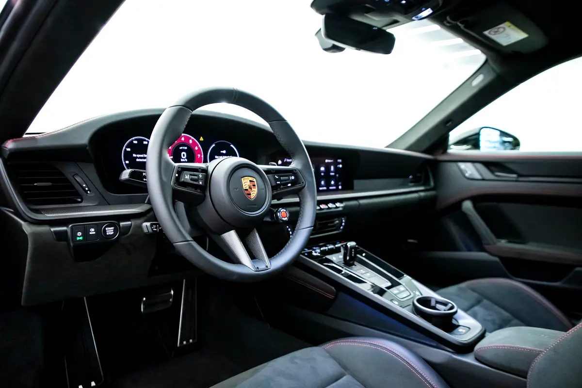 PORSCHE Carrera / 911 GTS 2025 - photo 8 - Import Émirats | International Cars