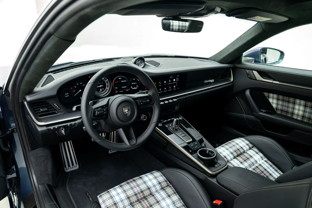 PORSCHE Carrera / 911 Turbo S 2025 - photo 12 - Import Émirats | International Cars