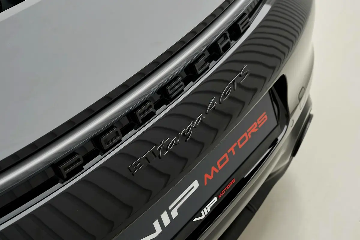 PORSCHE Carrera / 911 Targa 4 GTS 2023 - photo 9 - Import Émirats | International Cars