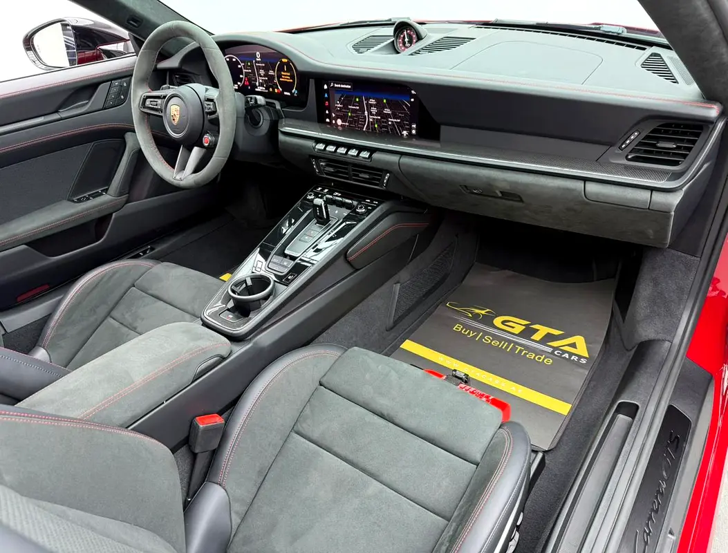 PORSCHE Carrera / 911 GTS 2025 - photo 11 - Import Émirats | International Cars