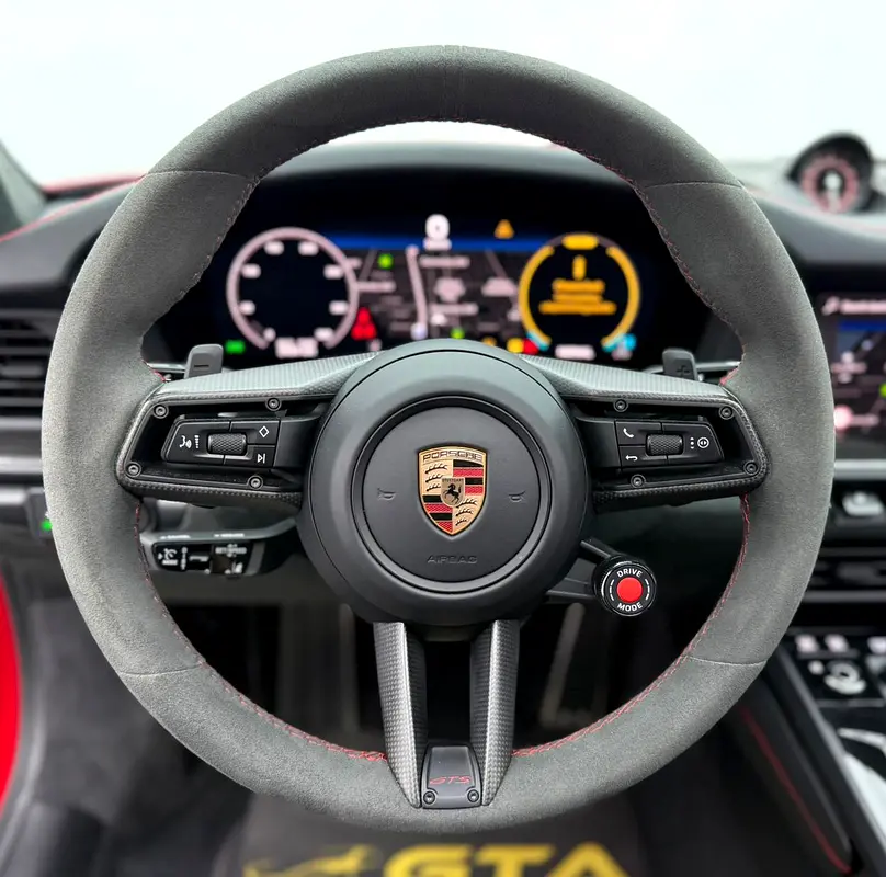 PORSCHE Carrera / 911 GTS 2025 - photo 12 - Import Émirats | International Cars