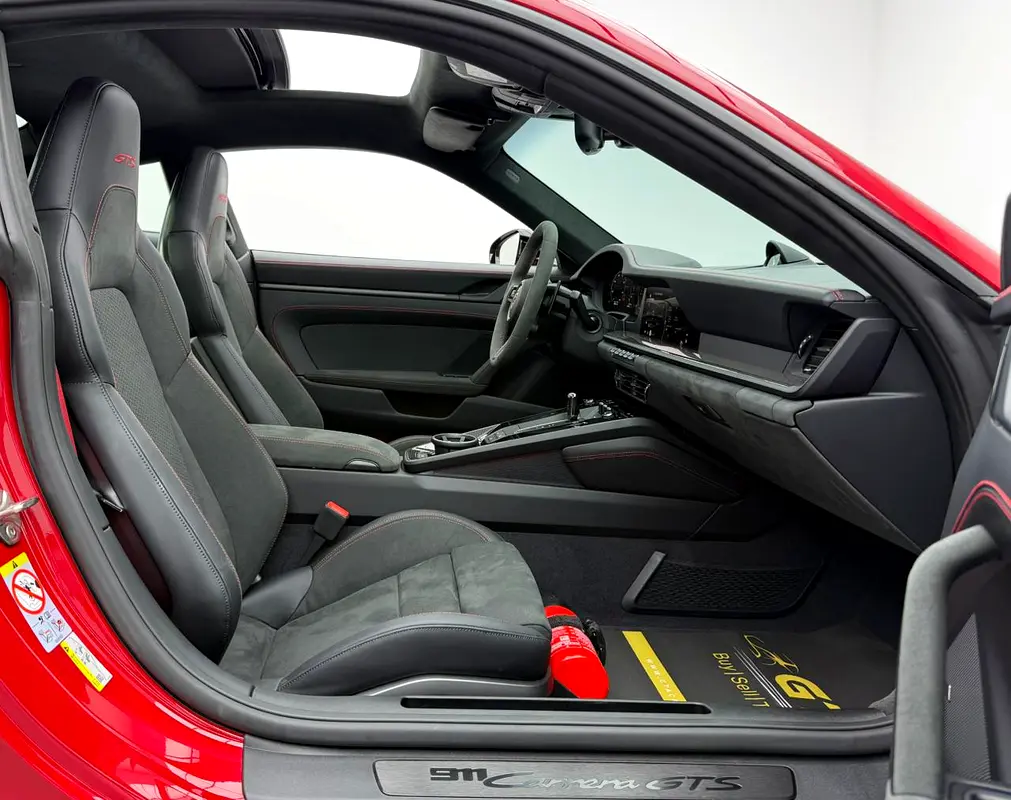 PORSCHE Carrera / 911 GTS 2025 - photo 9 - Import Émirats | International Cars