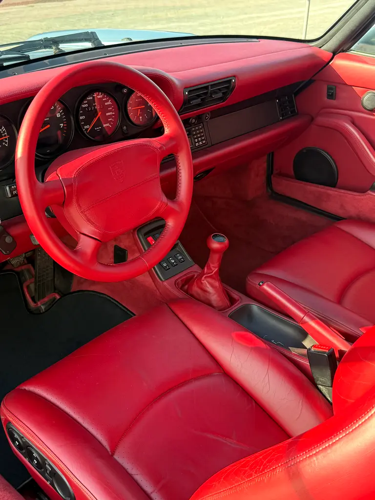 PORSCHE Carrera / 911 Carrera 2 1994 - photo 11 - Import Émirats | International Cars