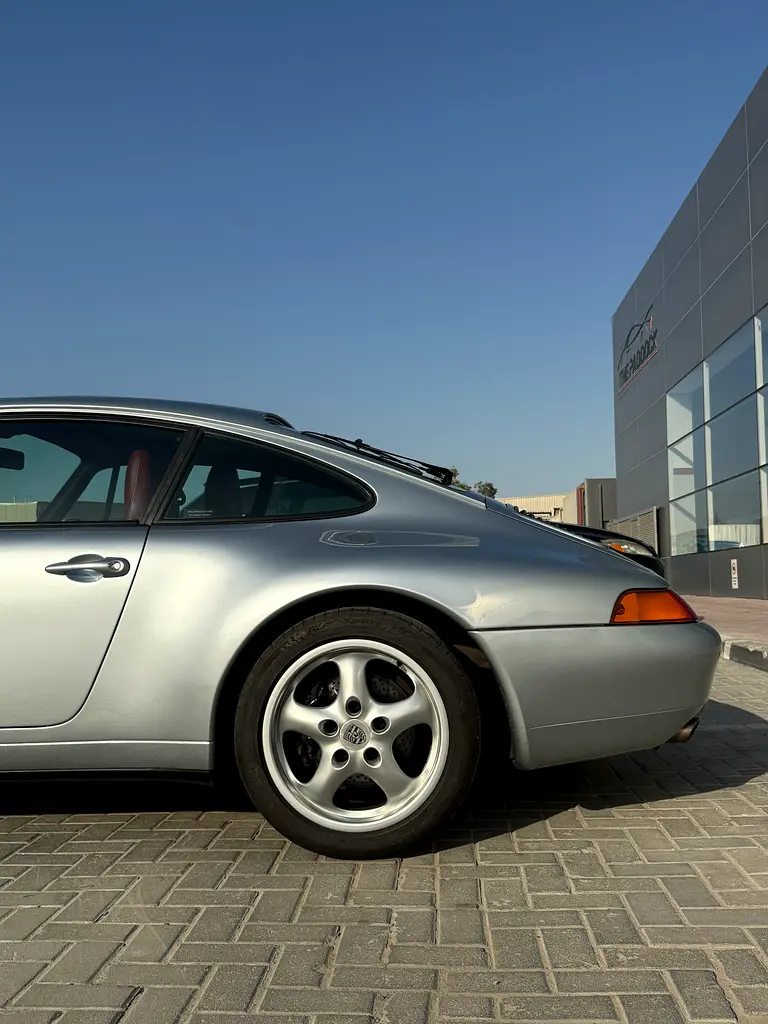 PORSCHE Carrera / 911 Carrera 2 1994 - photo 5 - Import Émirats | International Cars