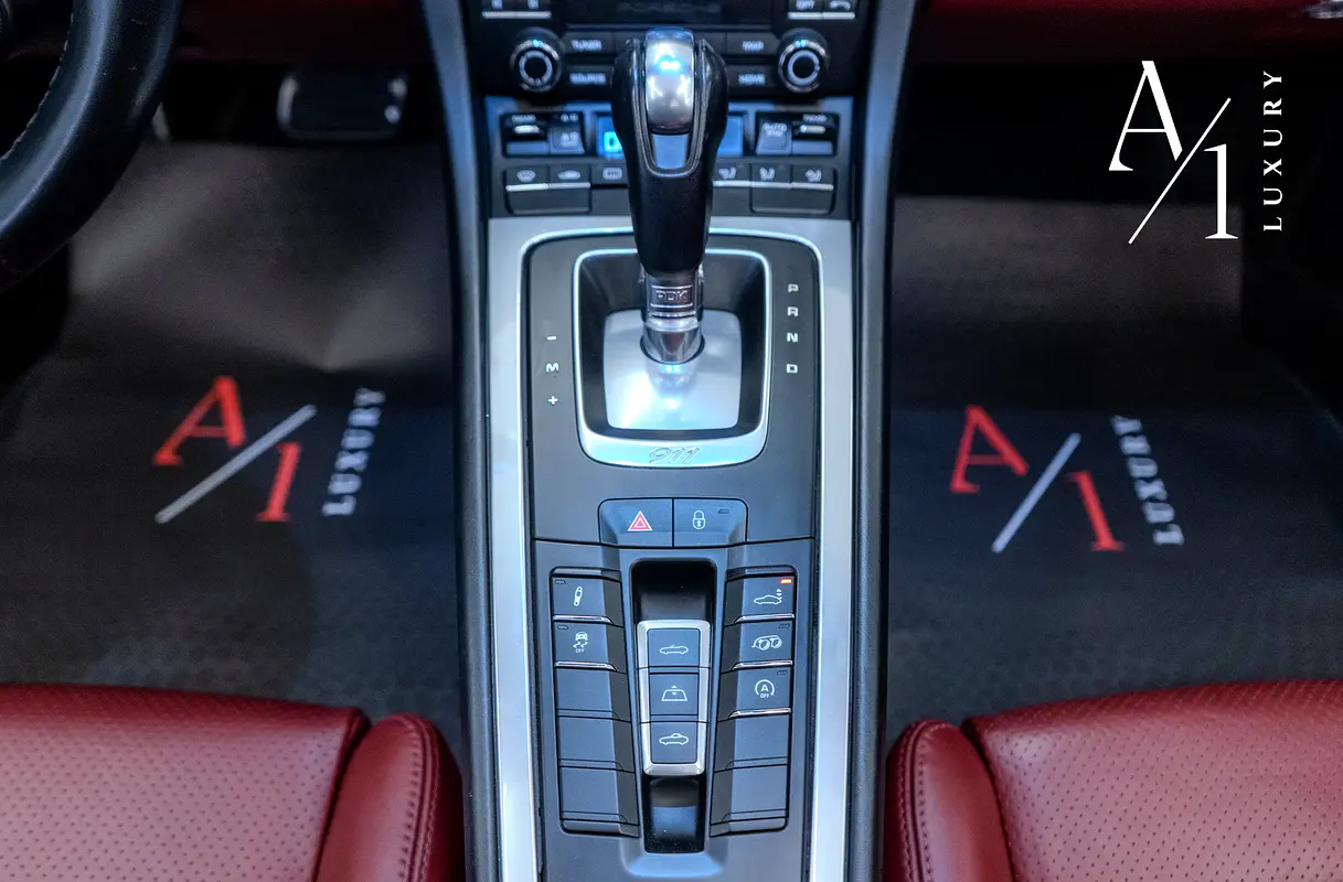 PORSCHE Carrera / 911 Carrera 4S 2017 - photo 12 - Import Émirats | International Cars