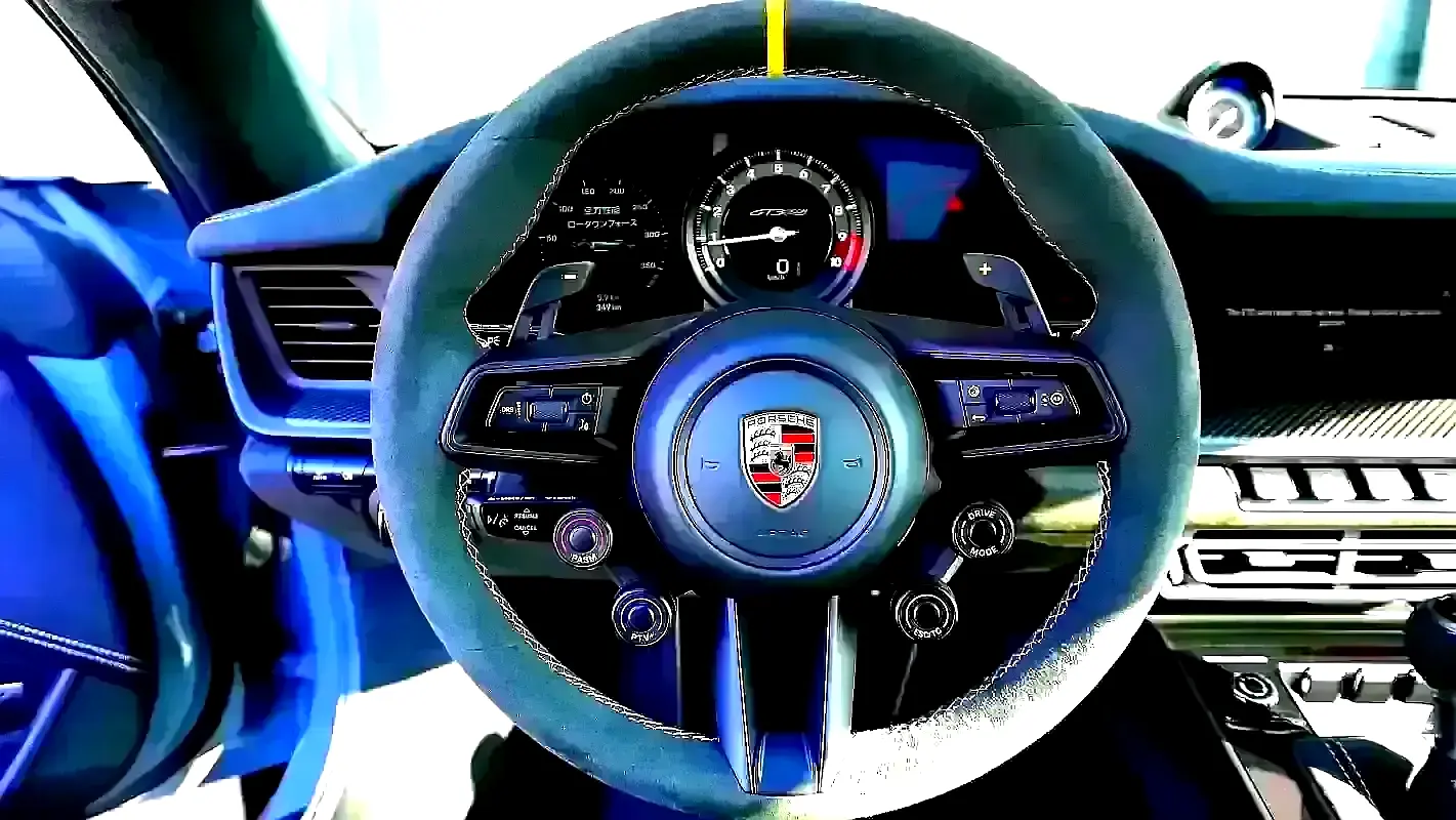 PORSCHE Carrera / 911 GT3 RS 2024 - photo 11 - Import Émirats | International Cars