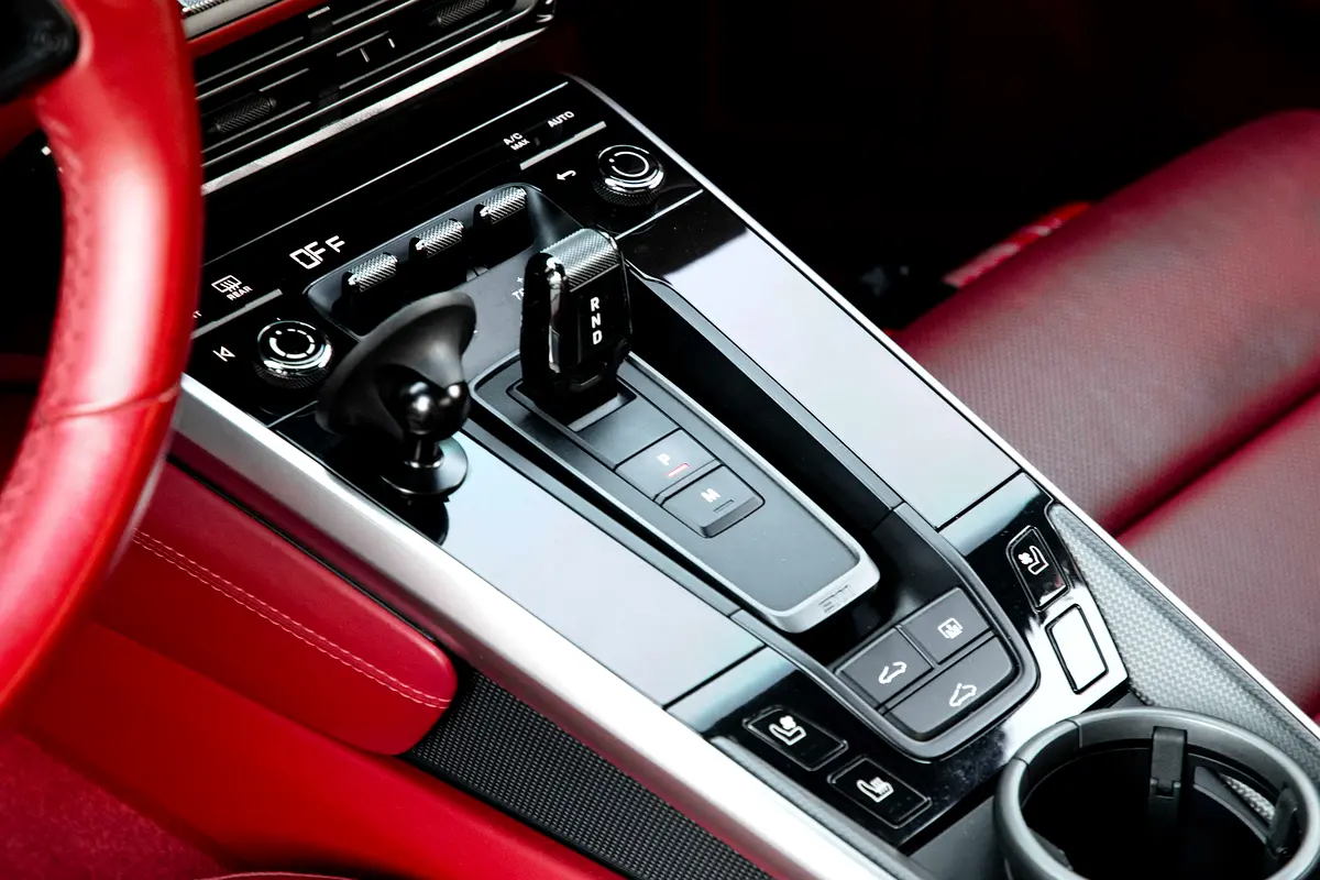 PORSCHE Carrera / 911 Carrera 4S 2020 - photo 10 - Import Émirats | International Cars