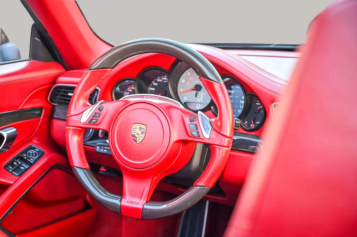 PORSCHE Carrera / 911 Carrera S 2015 - photo 12 - Import Émirats | International Cars