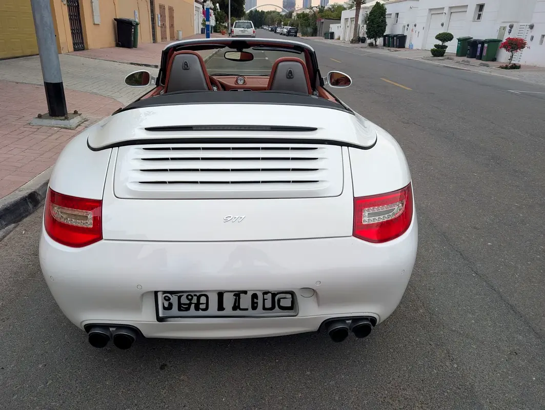 PORSCHE Carrera / 911 Carrera S 2011 - photo 5 - Import Émirats | International Cars