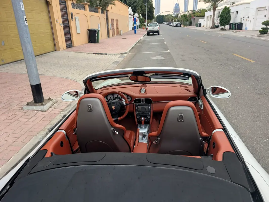 PORSCHE Carrera / 911 Carrera S 2011 - photo 7 - Import Émirats | International Cars