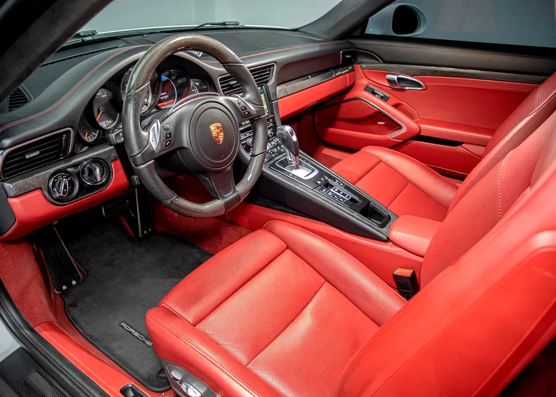 PORSCHE Carrera / 911 Turbo 2016 - photo 11 - Import Émirats | International Cars