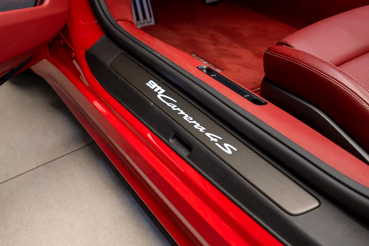 PORSCHE Carrera / 911 Carrera 4S 2021 - photo 10 - Import Émirats | International Cars