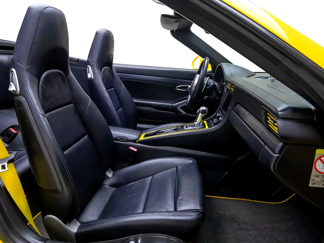 PORSCHE Carrera / 911 GTS 2015 - photo 11 - Import Émirats | International Cars