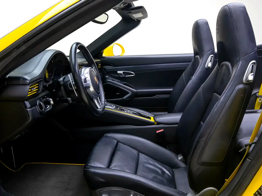 PORSCHE Carrera / 911 GTS 2015 - photo 9 - Import Émirats | International Cars