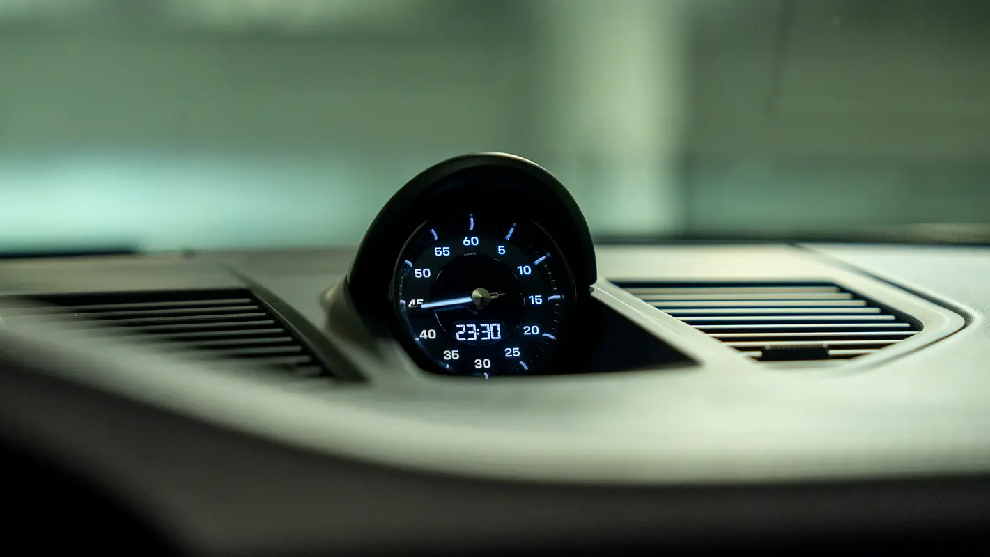 PORSCHE Carrera / 911 Carrera S 2022 - photo 12 - Import Émirats | International Cars