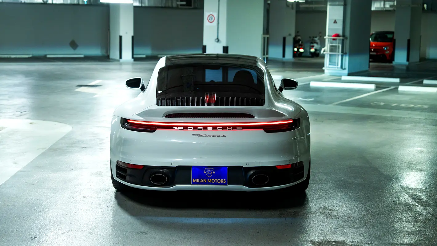 PORSCHE Carrera / 911 Carrera S 2022 - photo 6 - Import Émirats | International Cars