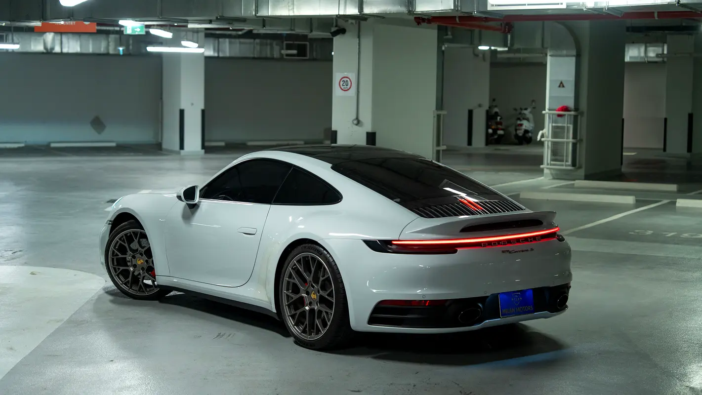 PORSCHE Carrera / 911 Carrera S 2022 - photo 7 - Import Émirats | International Cars