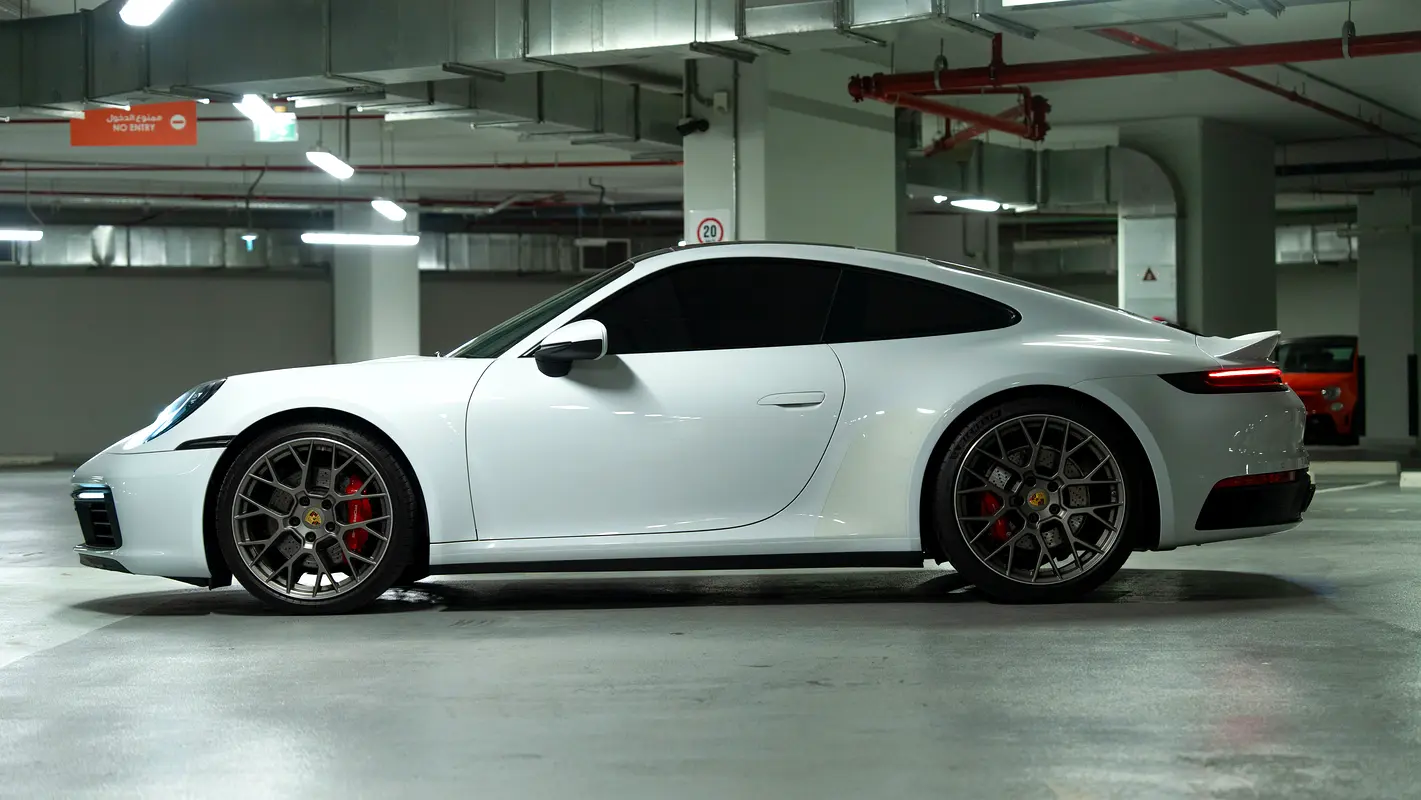 PORSCHE Carrera / 911 Carrera S 2022 - photo 8 - Import Émirats | International Cars