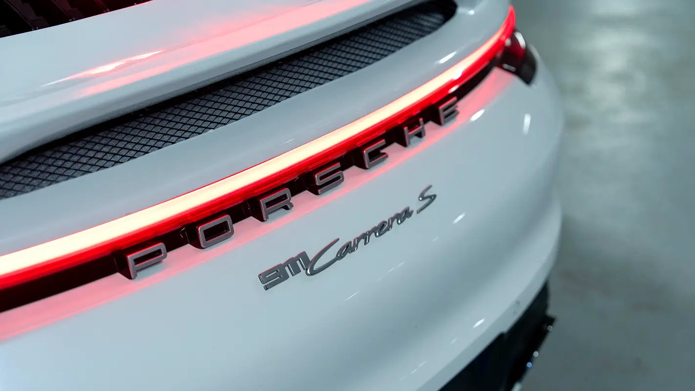 PORSCHE Carrera / 911 Carrera S 2022 - photo 9 - Import Émirats | International Cars