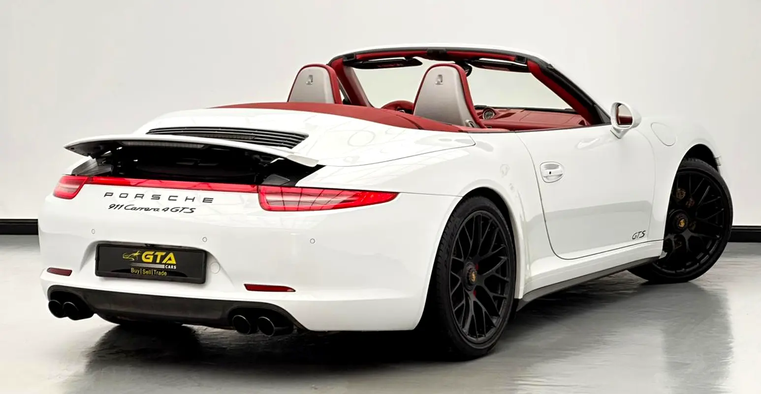 PORSCHE Carrera / 911 4 GTS 2015 - photo 6 - Import Émirats | International Cars