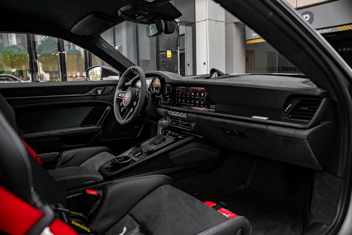 PORSCHE Carrera / 911 GT3 RS 2025 - photo 10 - Import Émirats | International Cars