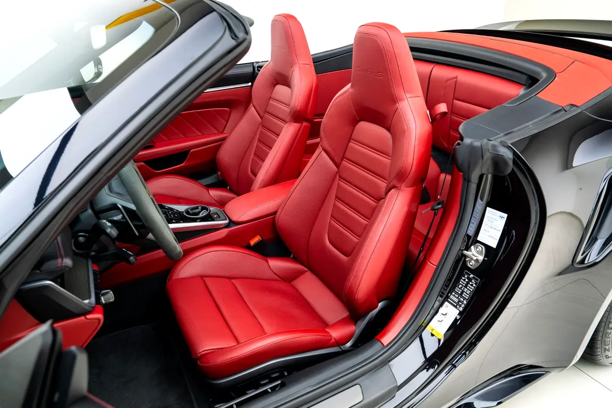 PORSCHE Carrera / 911 Turbo S 2024 - photo 12 - Import Émirats | International Cars