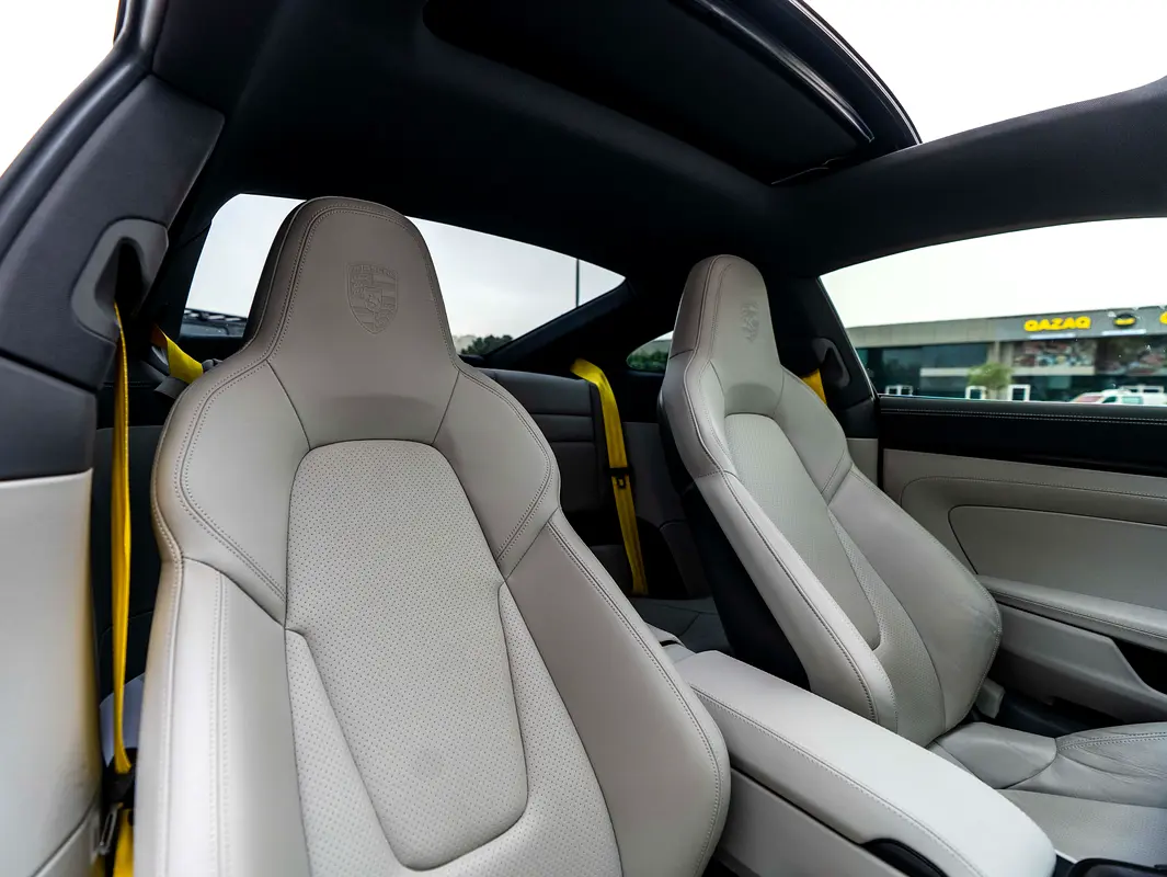 PORSCHE Carrera / 911 GTS 2023 - photo 12 - Import Émirats | International Cars