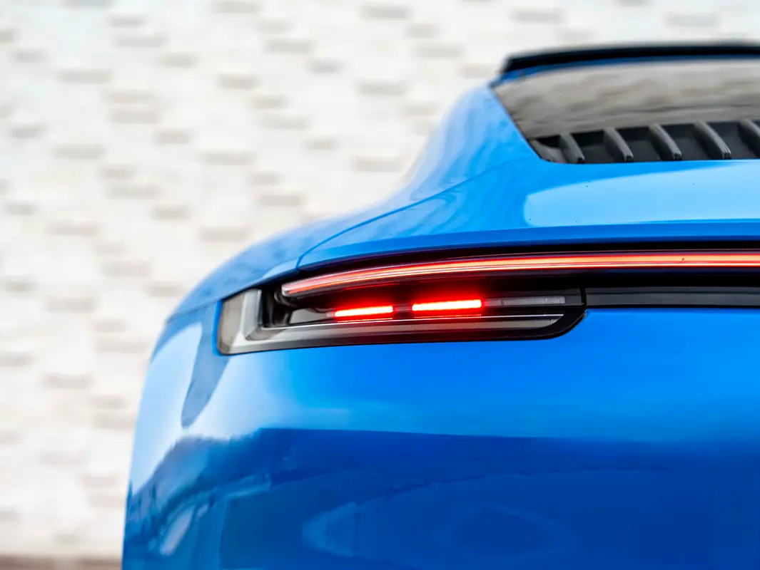 PORSCHE Carrera / 911 GTS 2023 - photo 8 - Import Émirats | International Cars