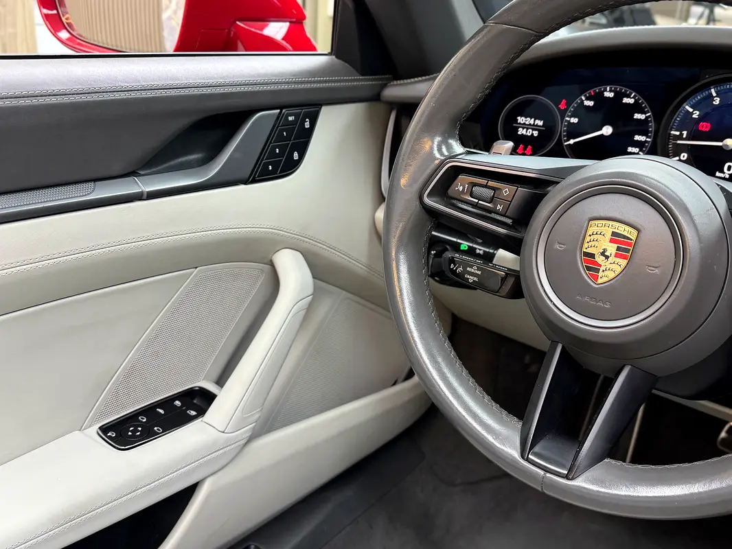 PORSCHE Carrera / 911 Carrera 4S 2022 - photo 10 - Import Émirats | International Cars
