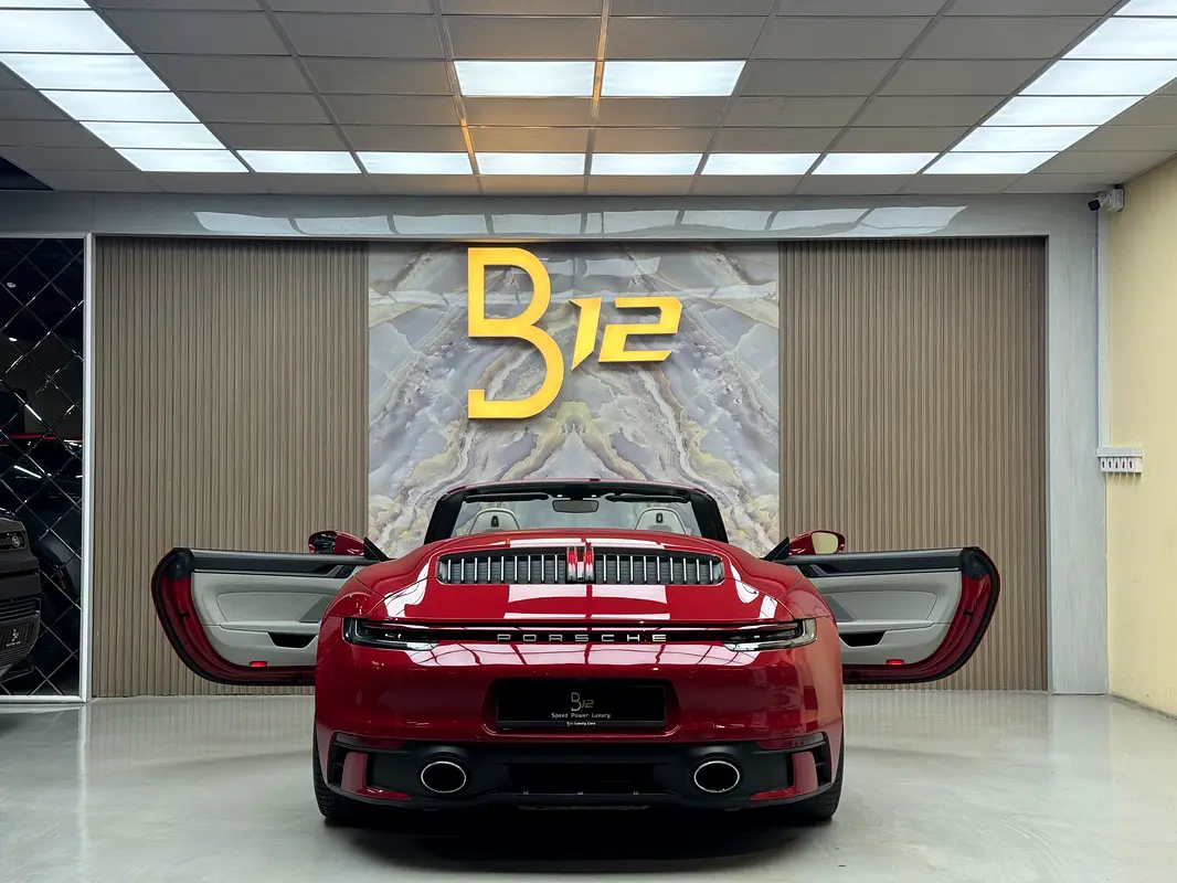 PORSCHE Carrera / 911 Carrera 4S 2022 - photo 5 - Import Émirats | International Cars