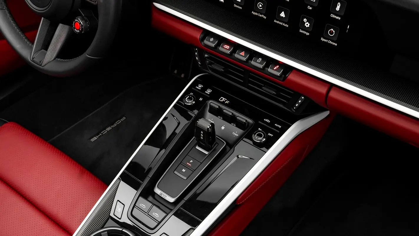 PORSCHE Carrera / 911 Targa 4 GTS 2026 - photo 10 - Import Émirats | International Cars