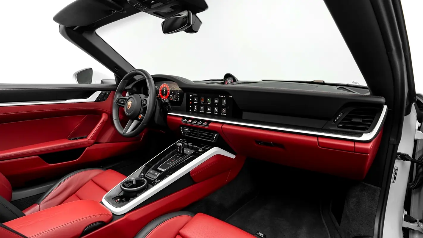 PORSCHE Carrera / 911 Targa 4 GTS 2026 - photo 11 - Import Émirats | International Cars