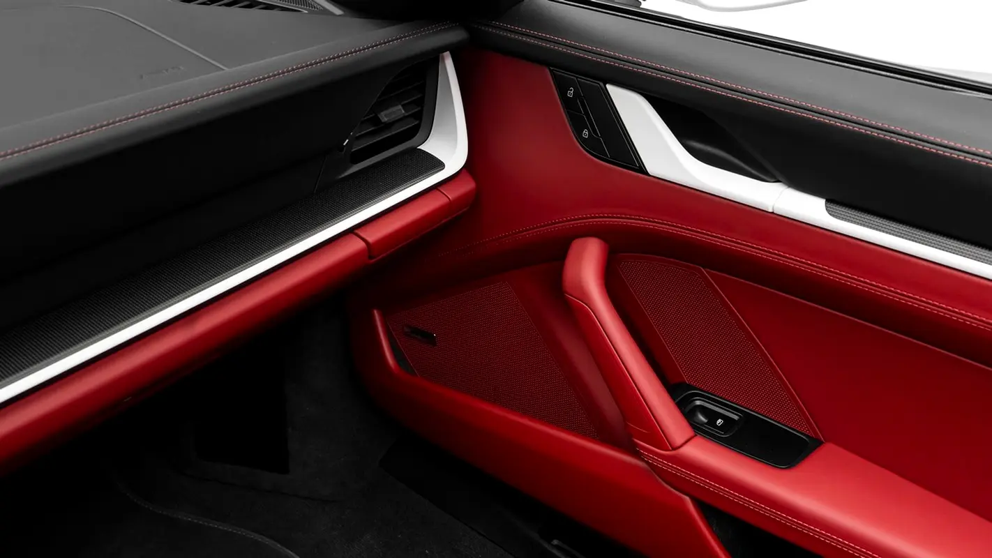 PORSCHE Carrera / 911 Targa 4 GTS 2026 - photo 12 - Import Émirats | International Cars