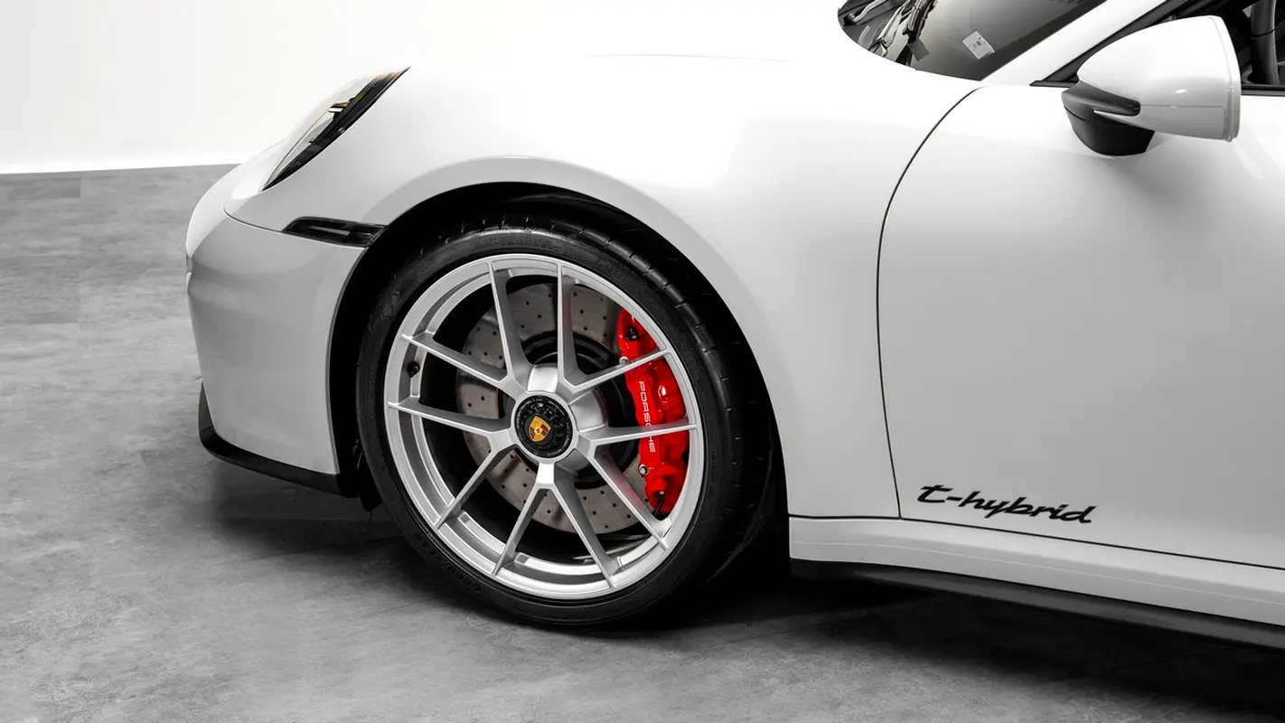 PORSCHE Carrera / 911 Targa 4 GTS 2026 - photo 4 - Import Émirats | International Cars