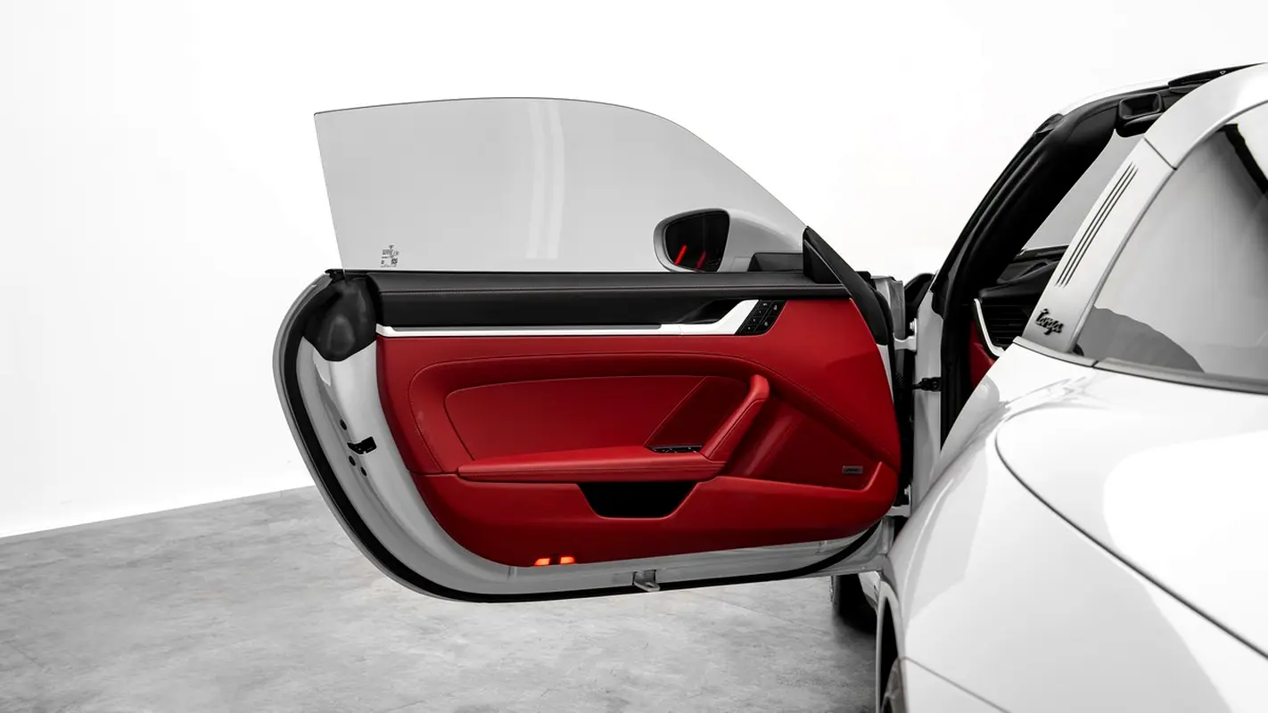 PORSCHE Carrera / 911 Targa 4 GTS 2026 - photo 6 - Import Émirats | International Cars