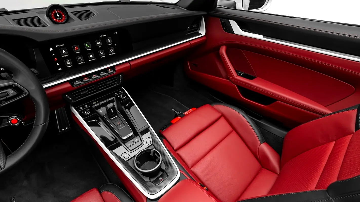 PORSCHE Carrera / 911 Targa 4 GTS 2026 - photo 9 - Import Émirats | International Cars